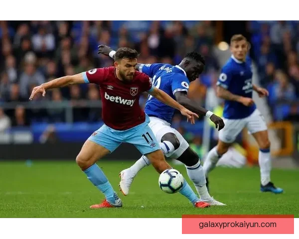 足总杯西汉姆联迎战英超对手，状态回暖值得关注